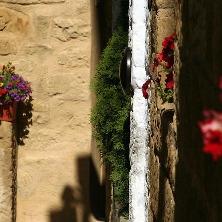 Posada De Uncastillo Exteriör bild